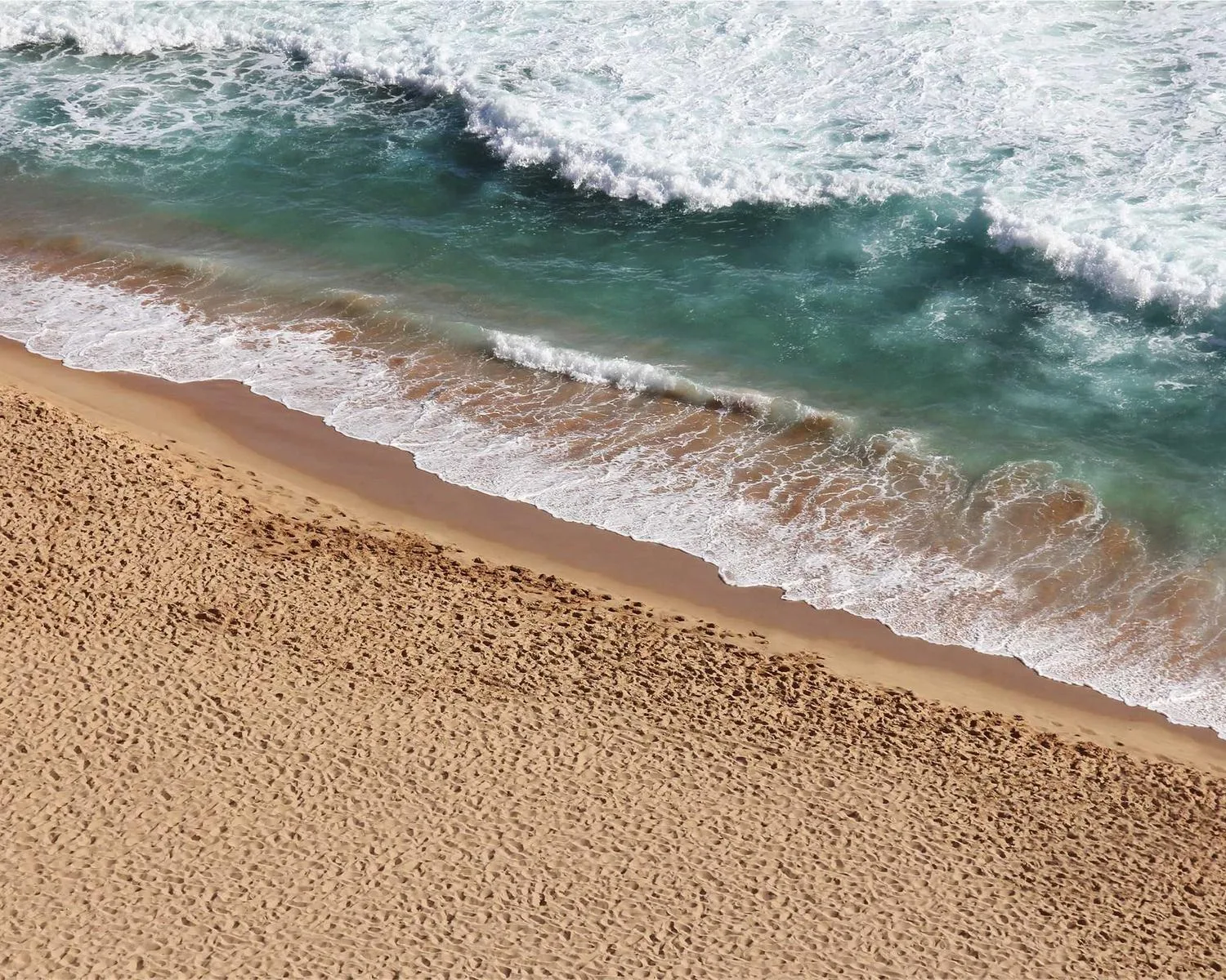 Coastal destination and hospitality surroundings